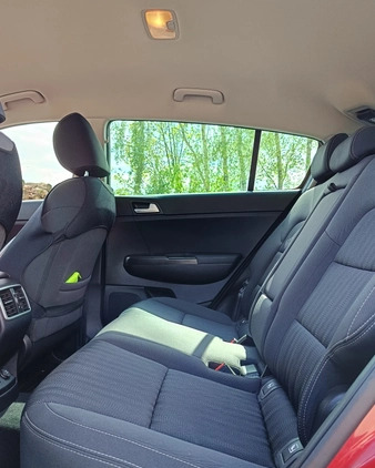 Kia Sportage cena 71300 przebieg: 141000, rok produkcji 2017 z Szamotuły małe 211